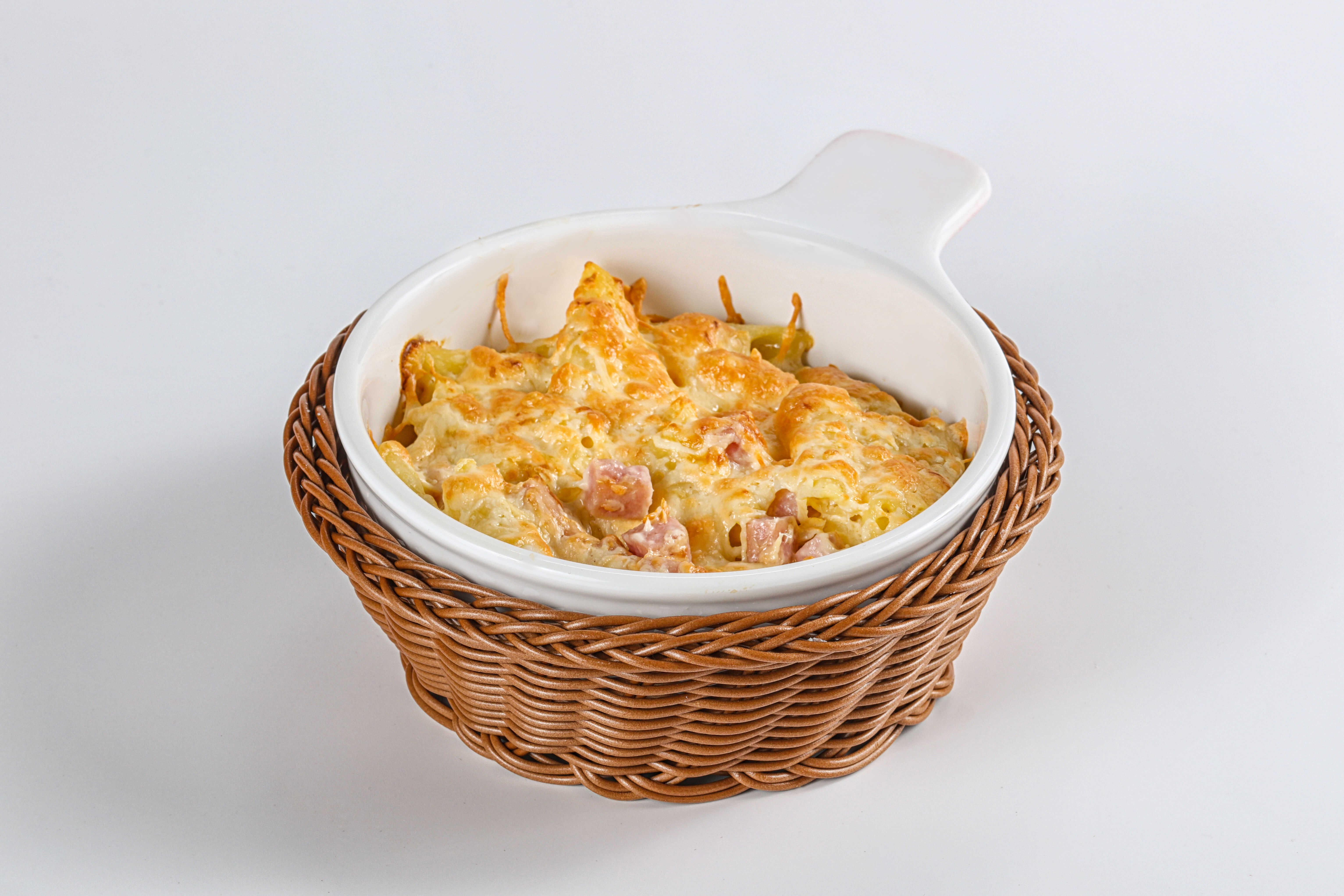 Мак&чиз (паста с сырным соусом и ветчиной)